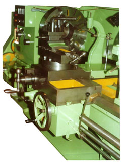 GEARED HEAD LATHE MACHINE